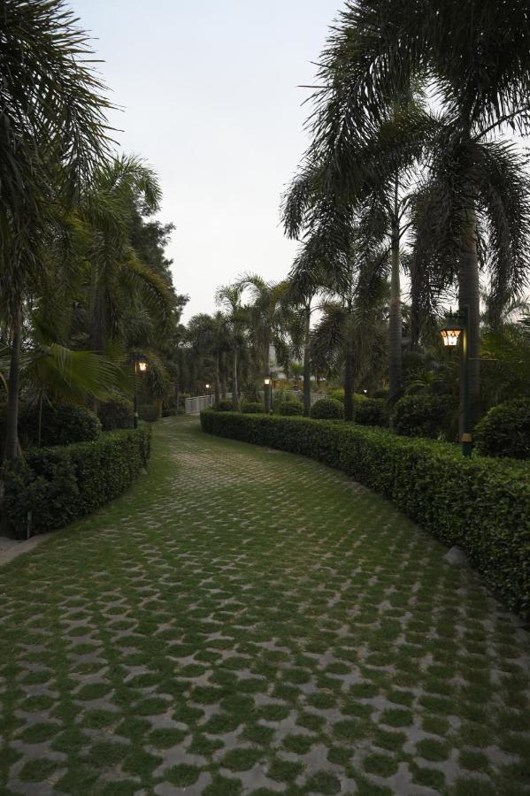 Kamal Resorts - The Luxury Of Being Yourself Ludhiana Eksteriør billede